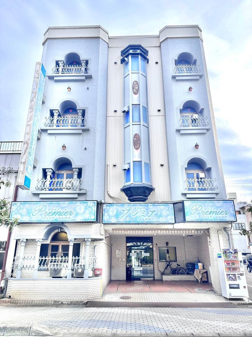 駅から店舗までの道のり！